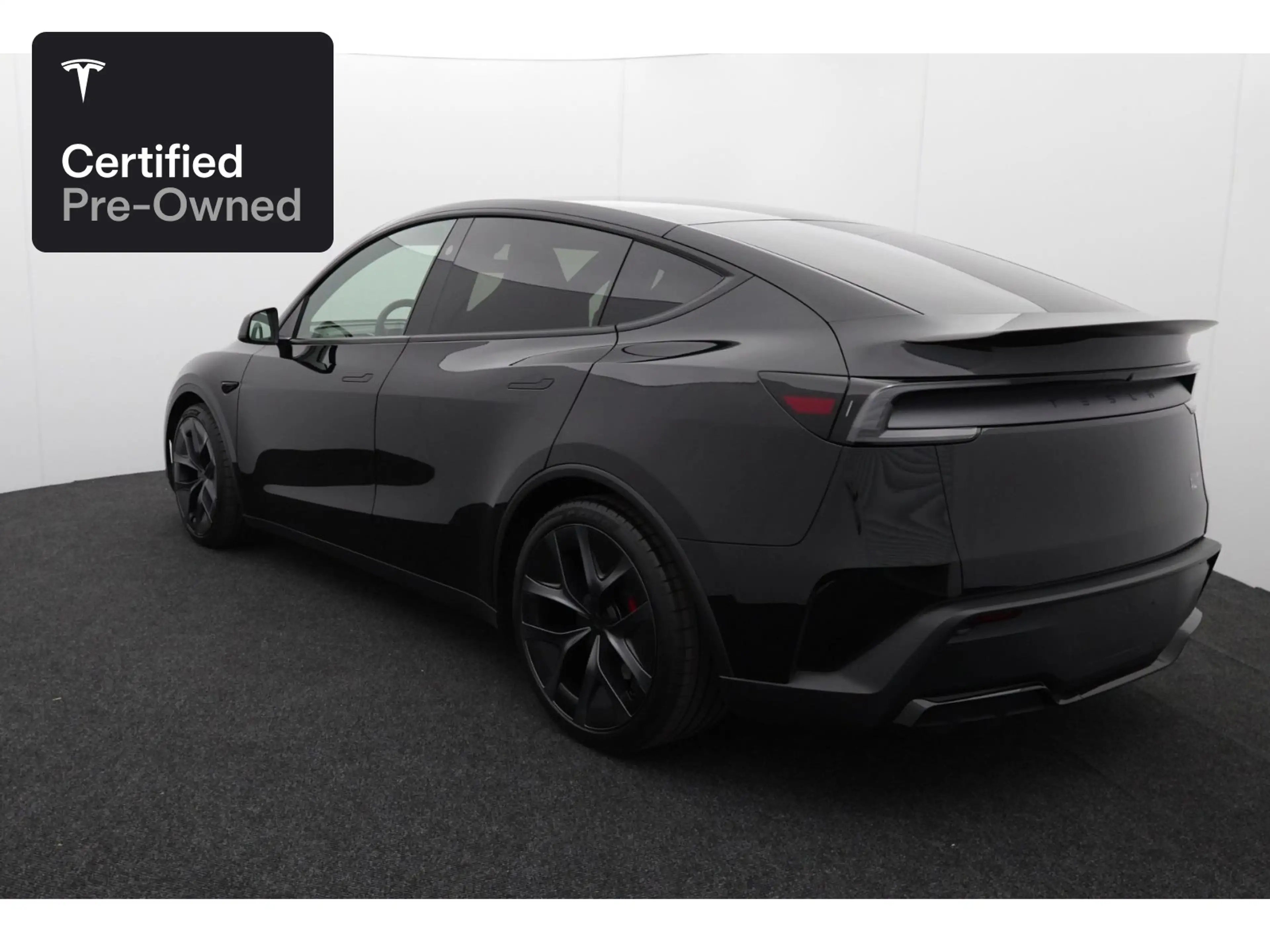 Tesla Model Y Performance "Certified Pre-Owned" — photo 6