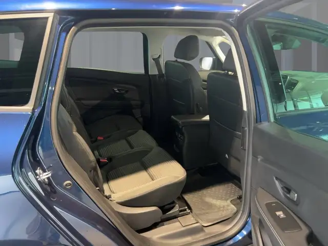 Renault Grand Scenic view 9