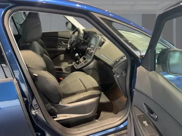 Renault Grand Scenic view 8