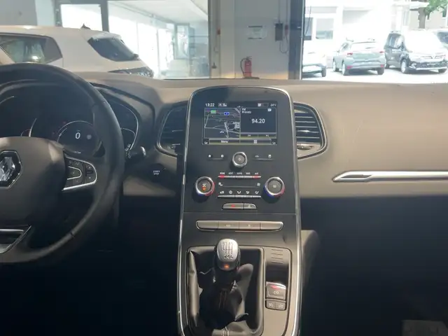Renault Grand Scenic view 12