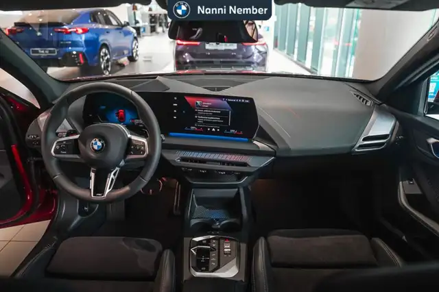 BMW 1 Series view 11