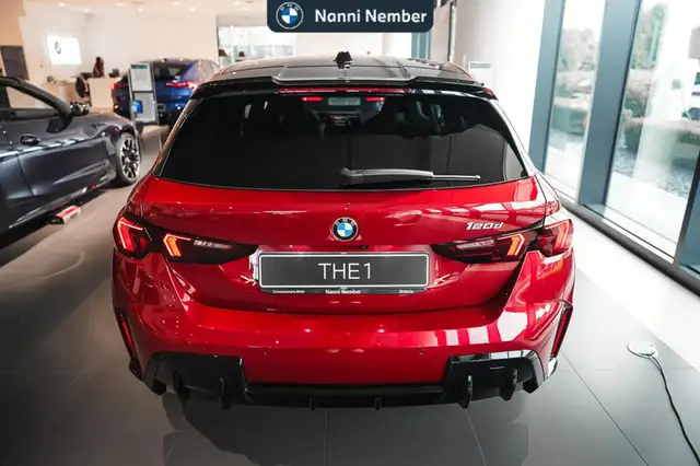 BMW 1 Series view 4
