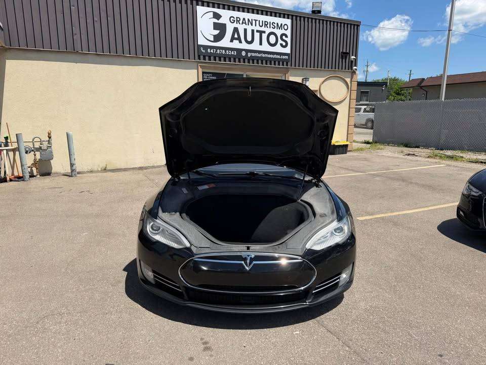 2015 Tesla Model S AWD thumb 9