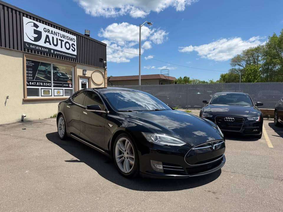 2015 Tesla Model S AWD alt 2