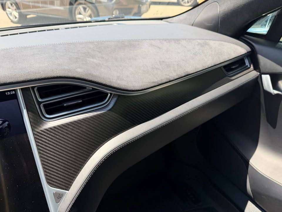 2015 Tesla Model S AWD thumb 15