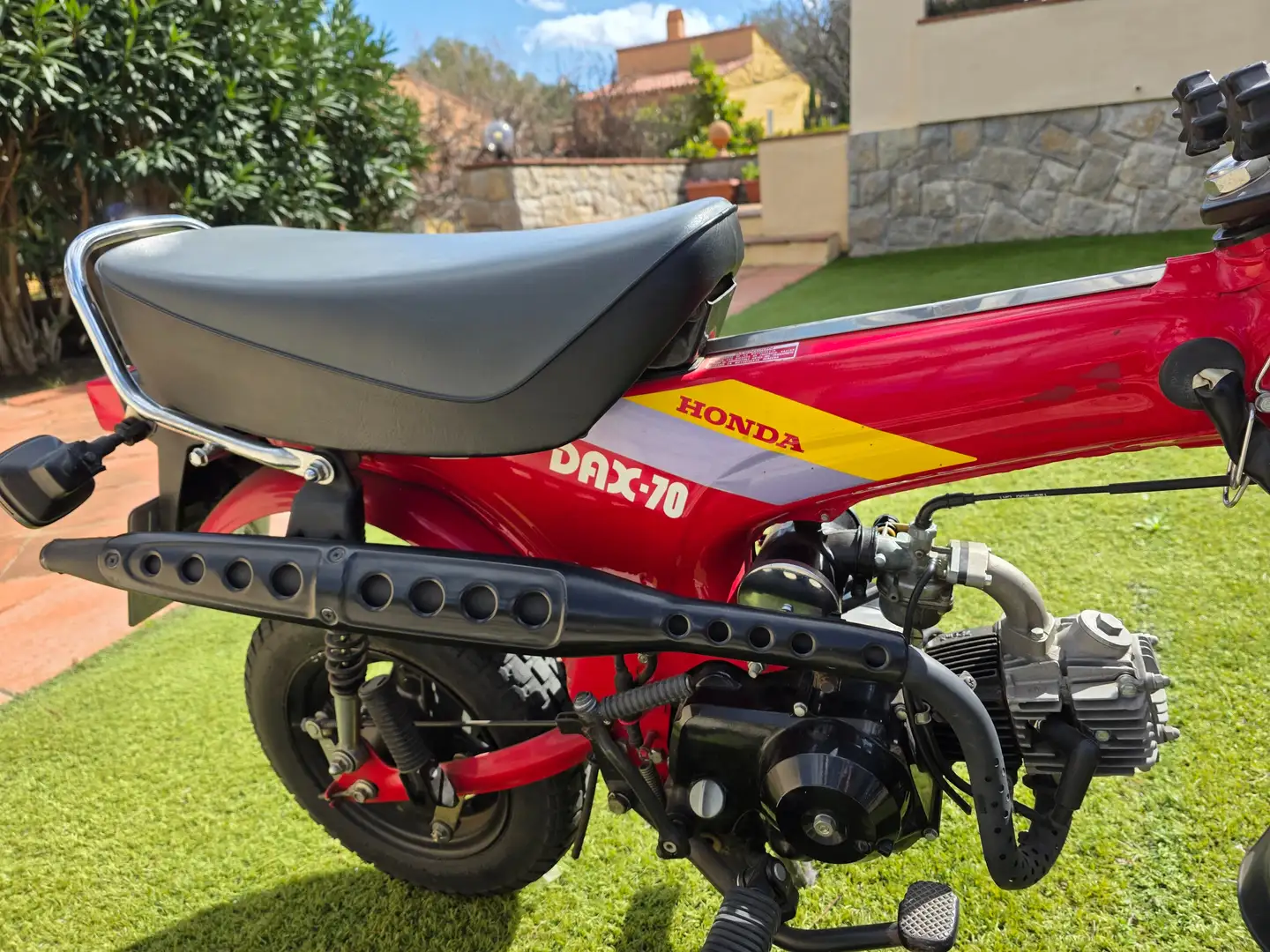 Honda DAX ST 125 DAX 70 Rouge - 2
