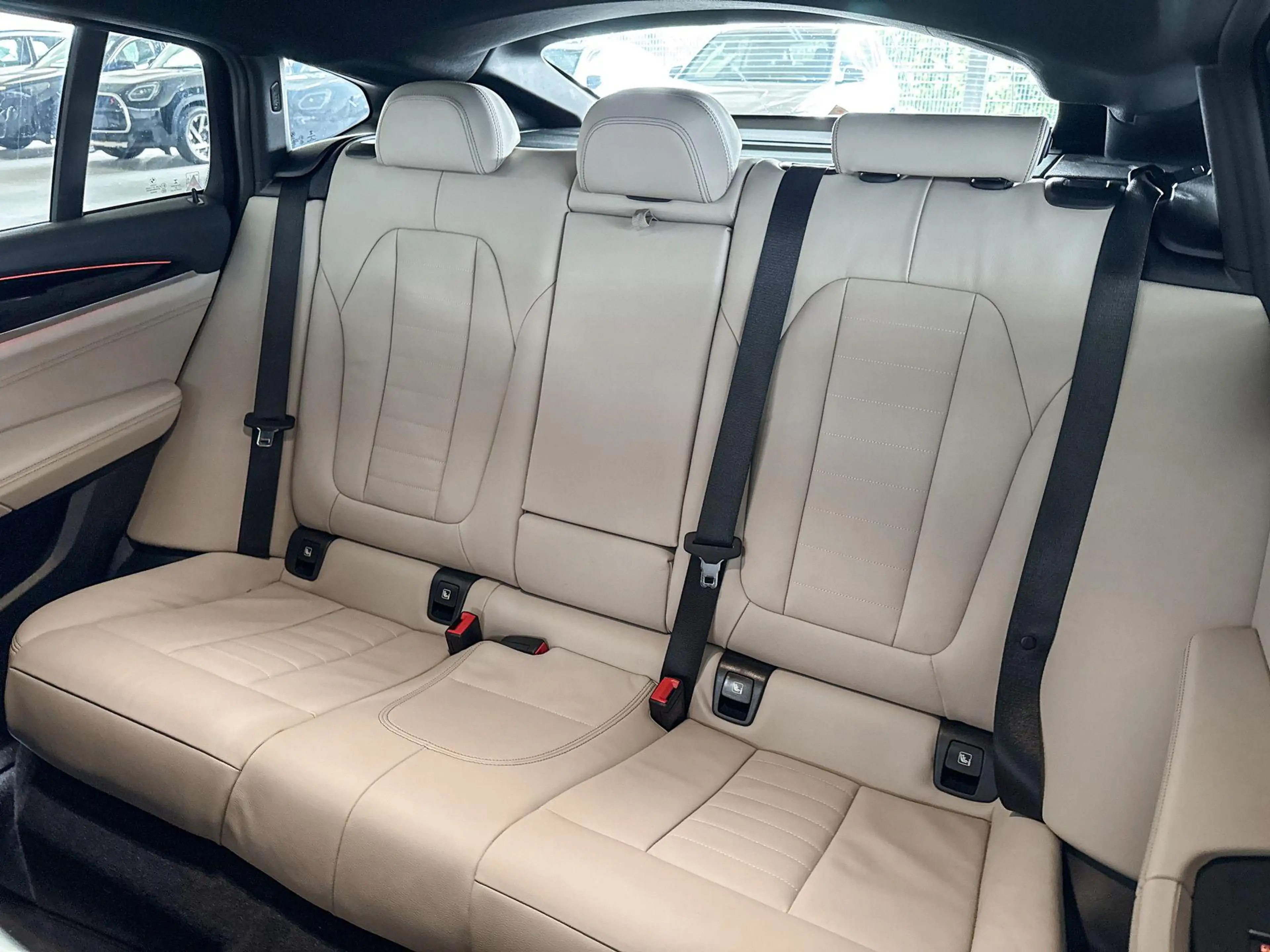 BMW X4 xDrive20i High Executive M-Sport — photo 16