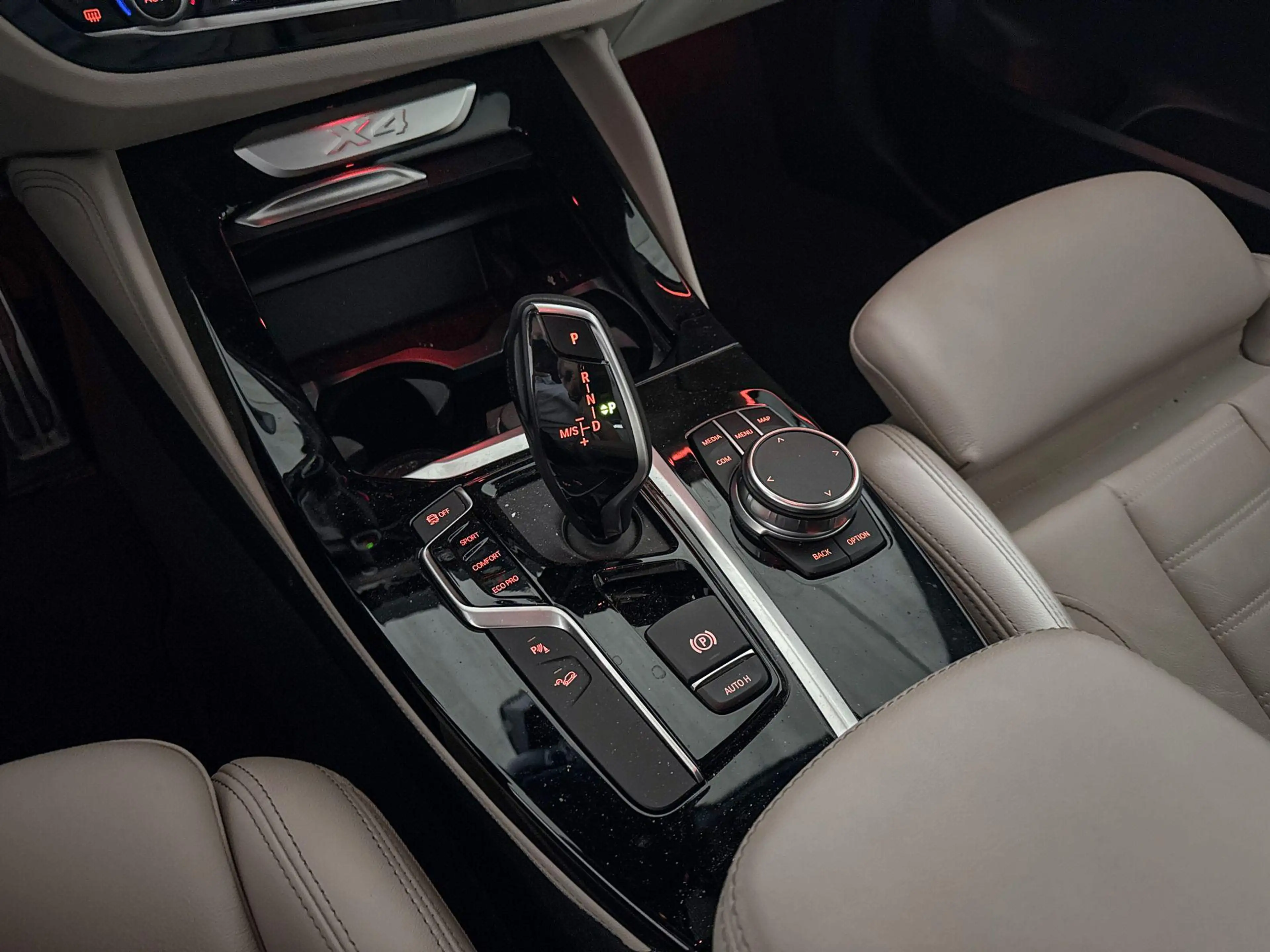 BMW X4 xDrive20i High Executive M-Sport — photo 14