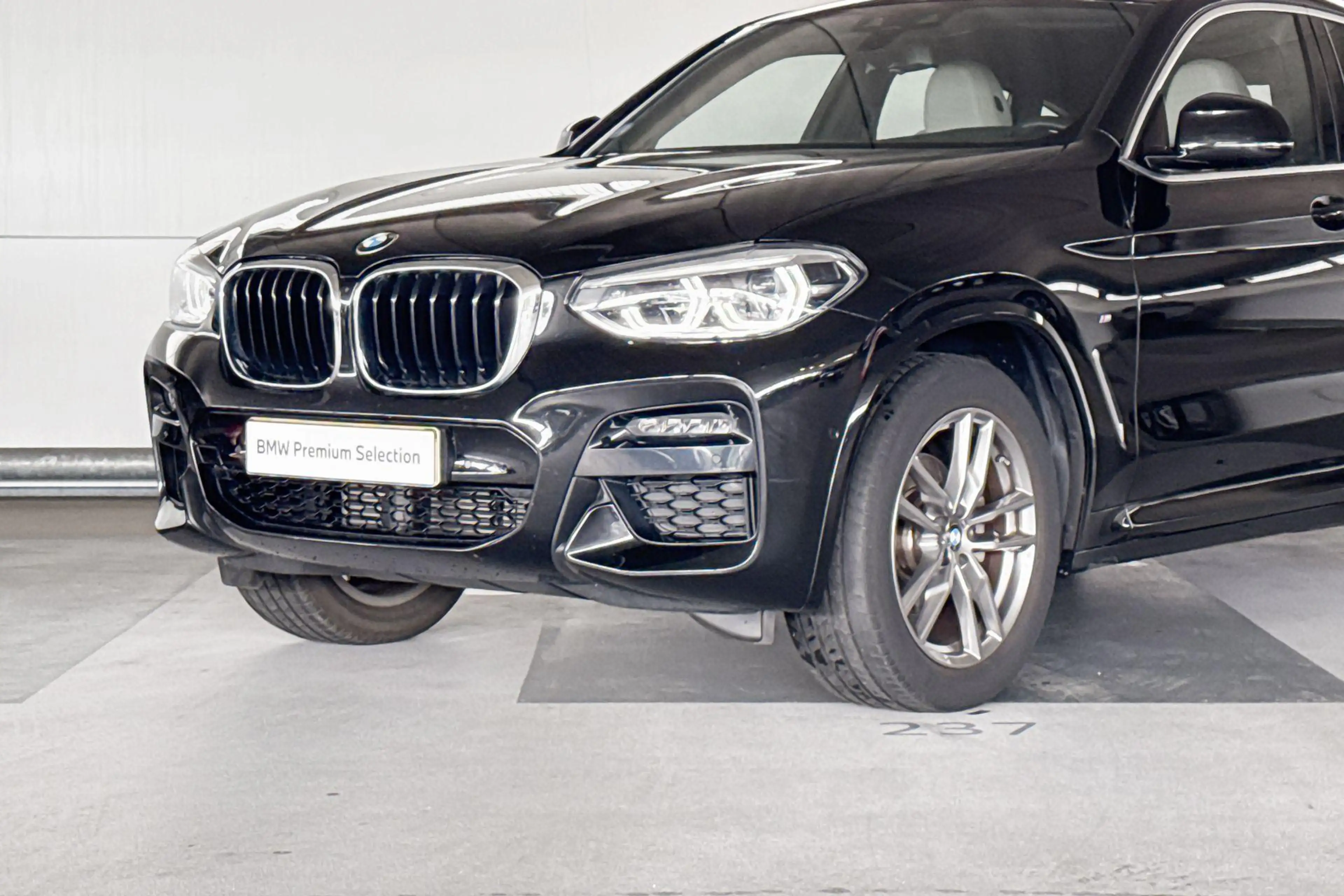 BMW X4 xDrive20i High Executive M-Sport — photo 19