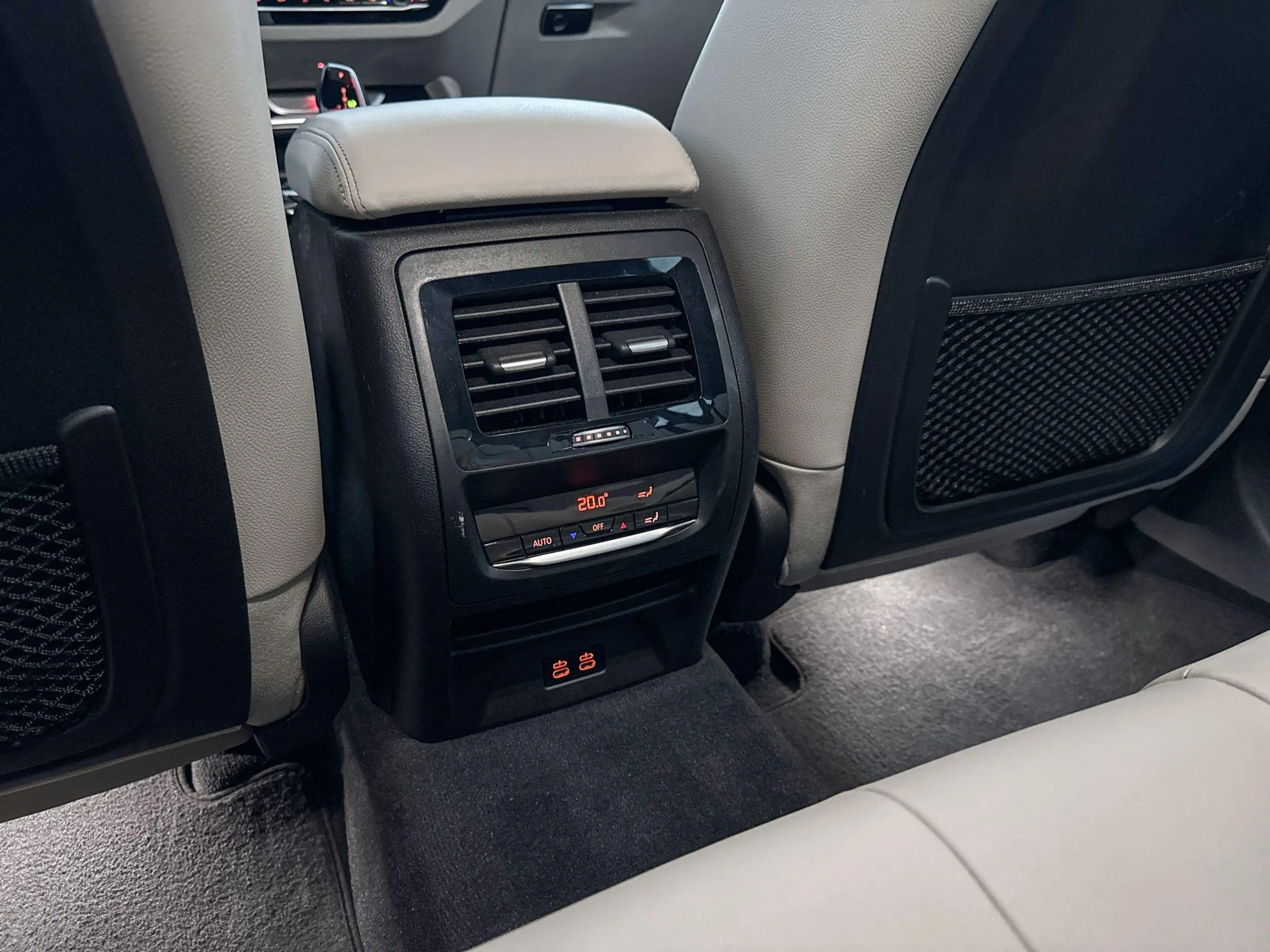 BMW X4 xDrive20i High Executive M-Sport — photo 17