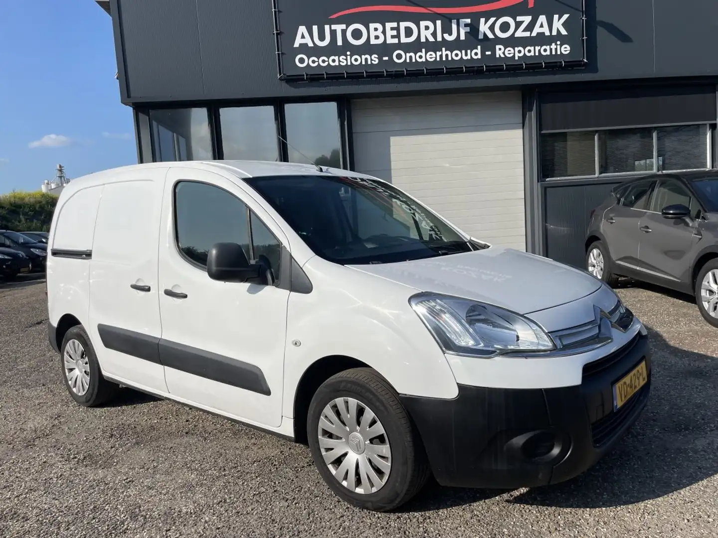Citroen Berlingo 1.6e-HDI 5500 Club Economy AIRCO AUTOMAAT Wit - 1