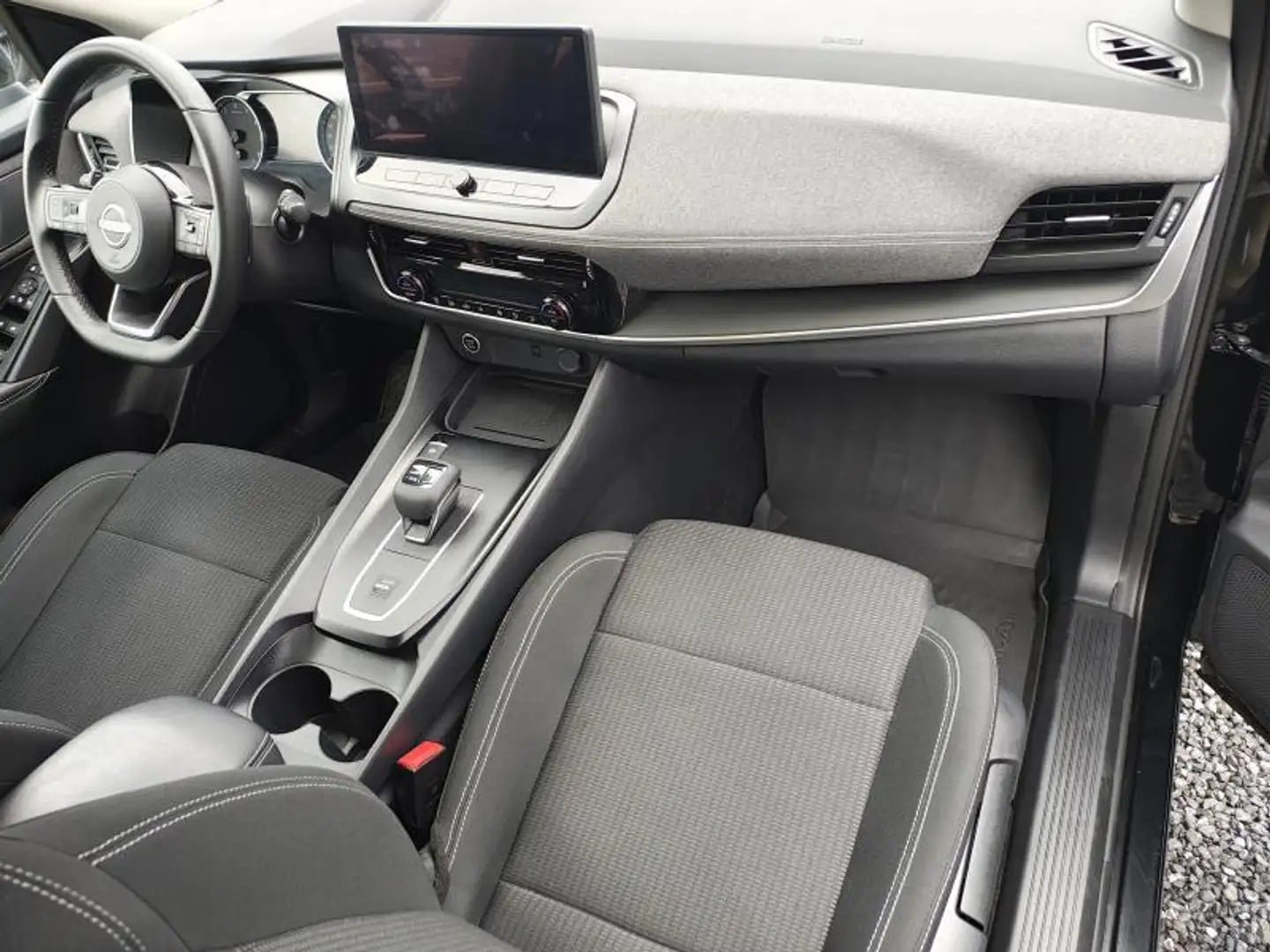 Nissan Qashqai Acenta / 1.3 DIG-T / Auto / MHEV Schwarz - 2