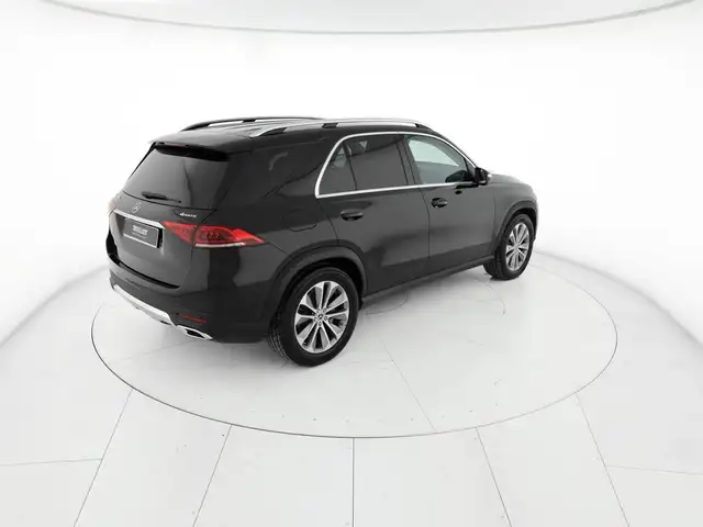 Mercedes-Benz GLE view 4