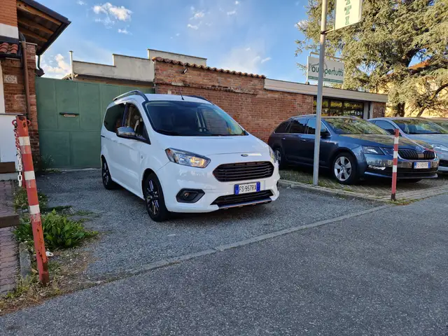 Ford Tourneo Courier 1.0 100CV "41.500 km" Carplay, Sensori post., Navi