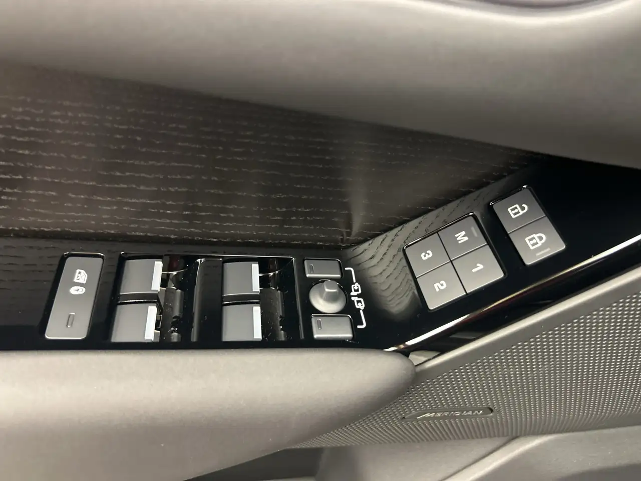 Land Rover Range Rover Velar снимка Land Rover Range Rover Velar