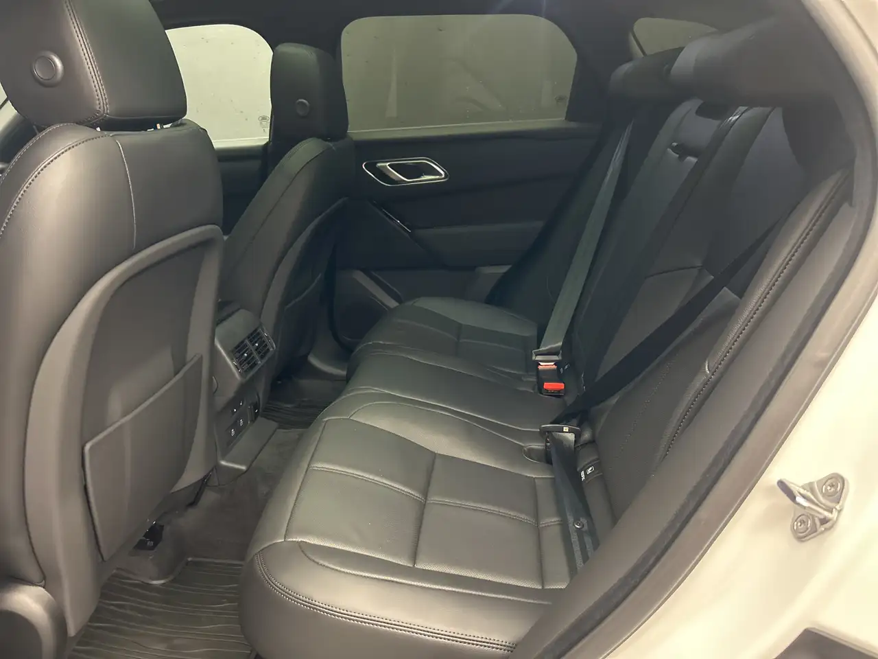 Land Rover Range Rover Velar снимка Land Rover Range Rover Velar
