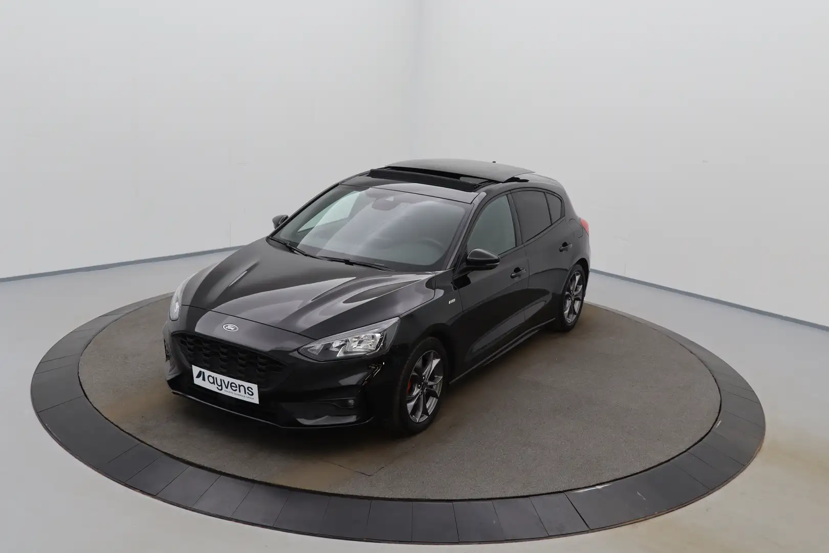 Ford Focus 1.5 EcoBlue ST-Line LED GPS PDC Pano B&O Keyless C Чёрный - 1