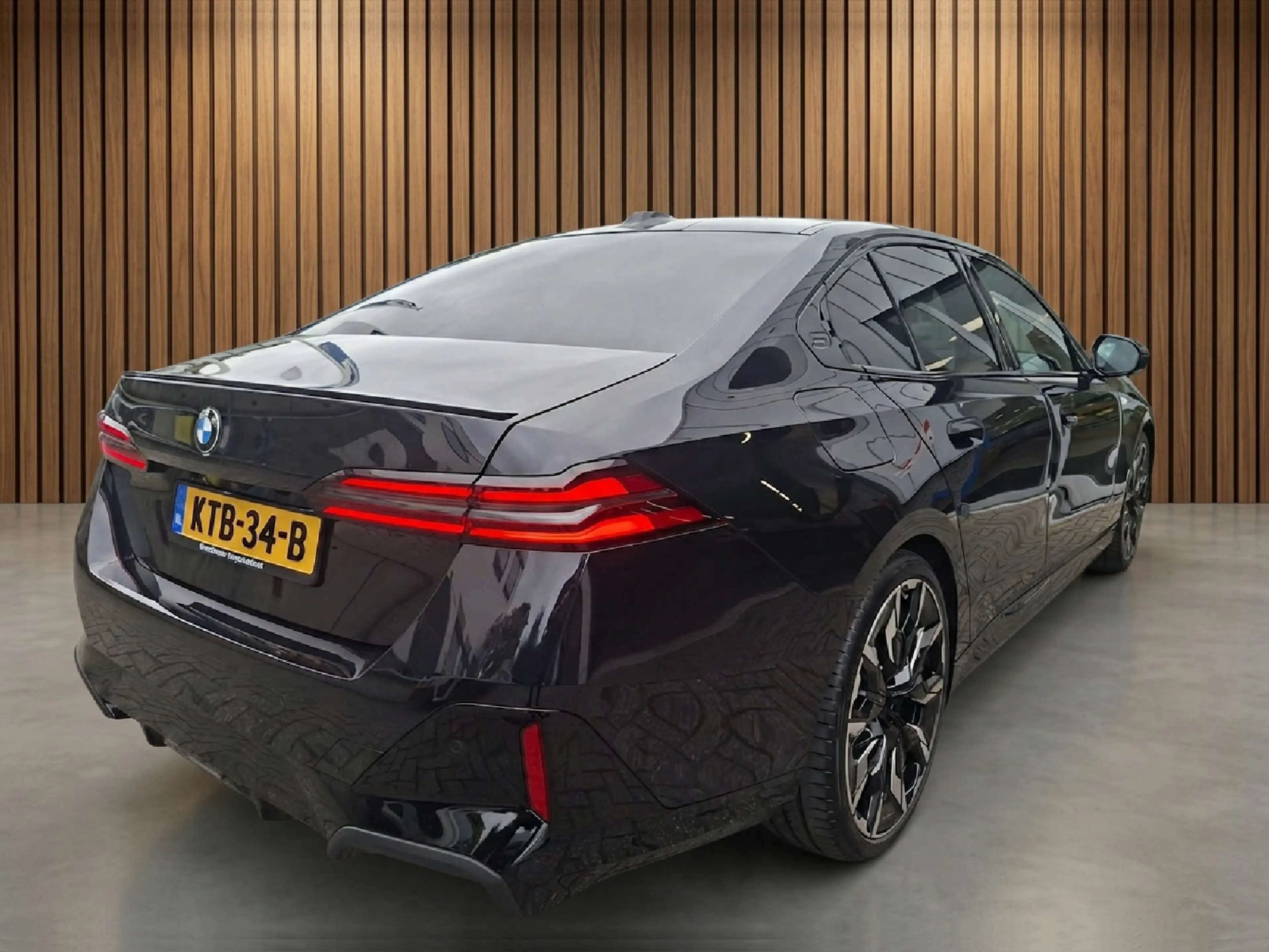 BMW 520 5-serie 520i M sport / panoramadak / harman kardon — photo 3