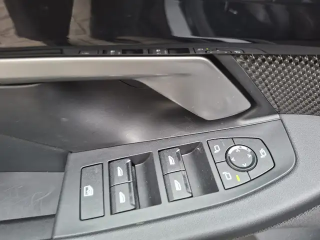 BMW 5 Series view 24