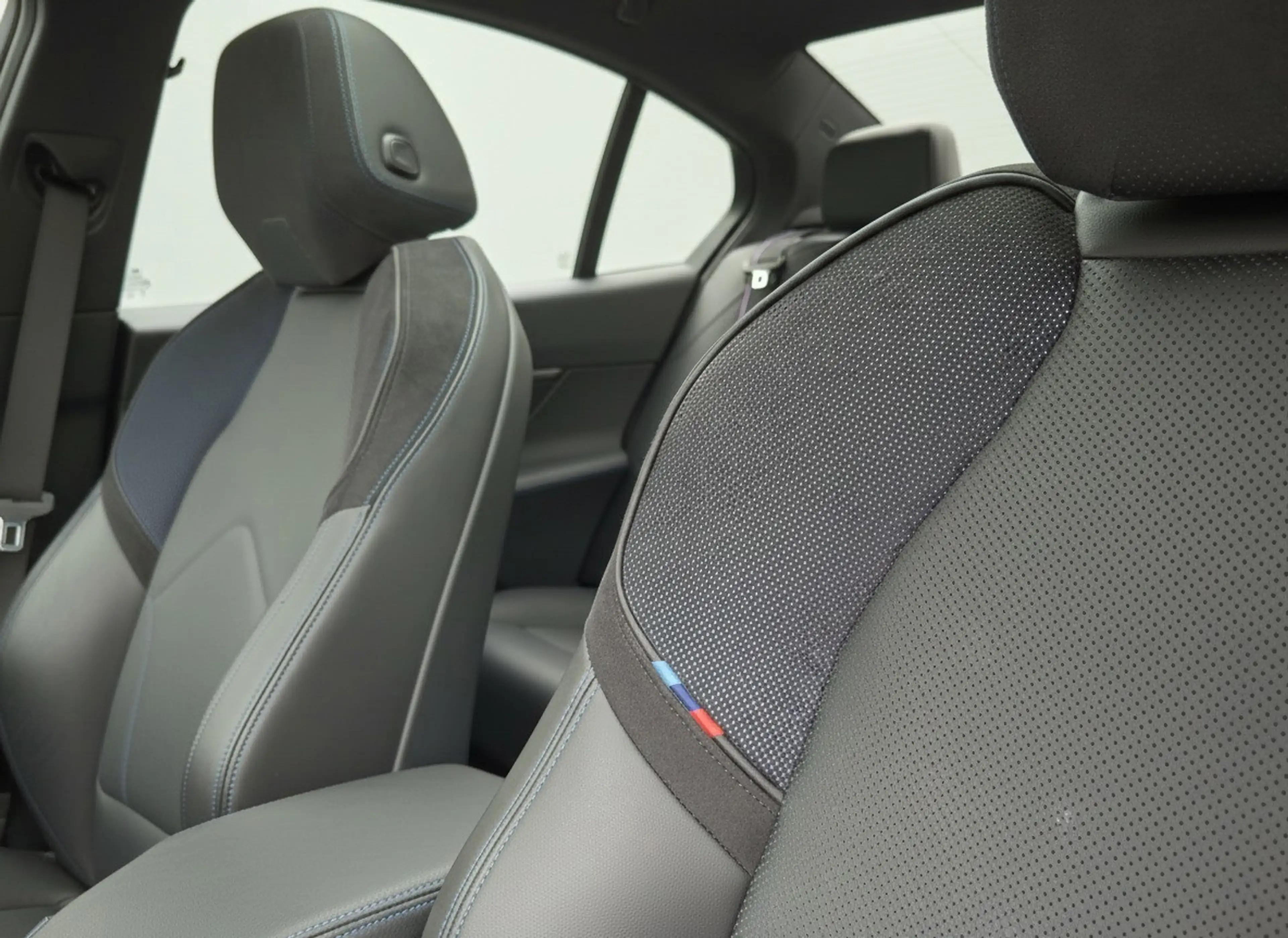 BMW 520 5-serie 520i M sport / panoramadak / harman kardon — photo 21