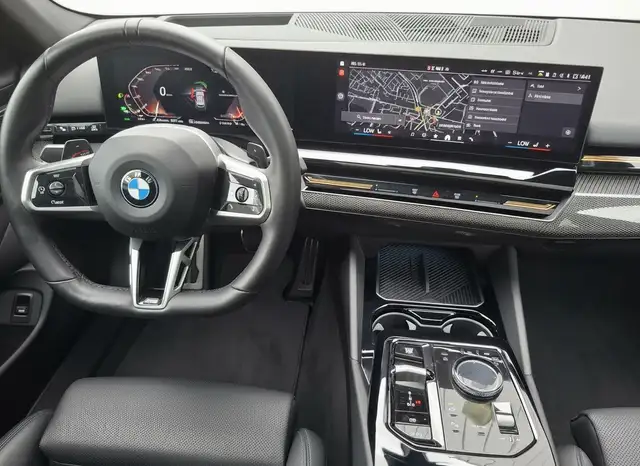 BMW 5 Series view 13