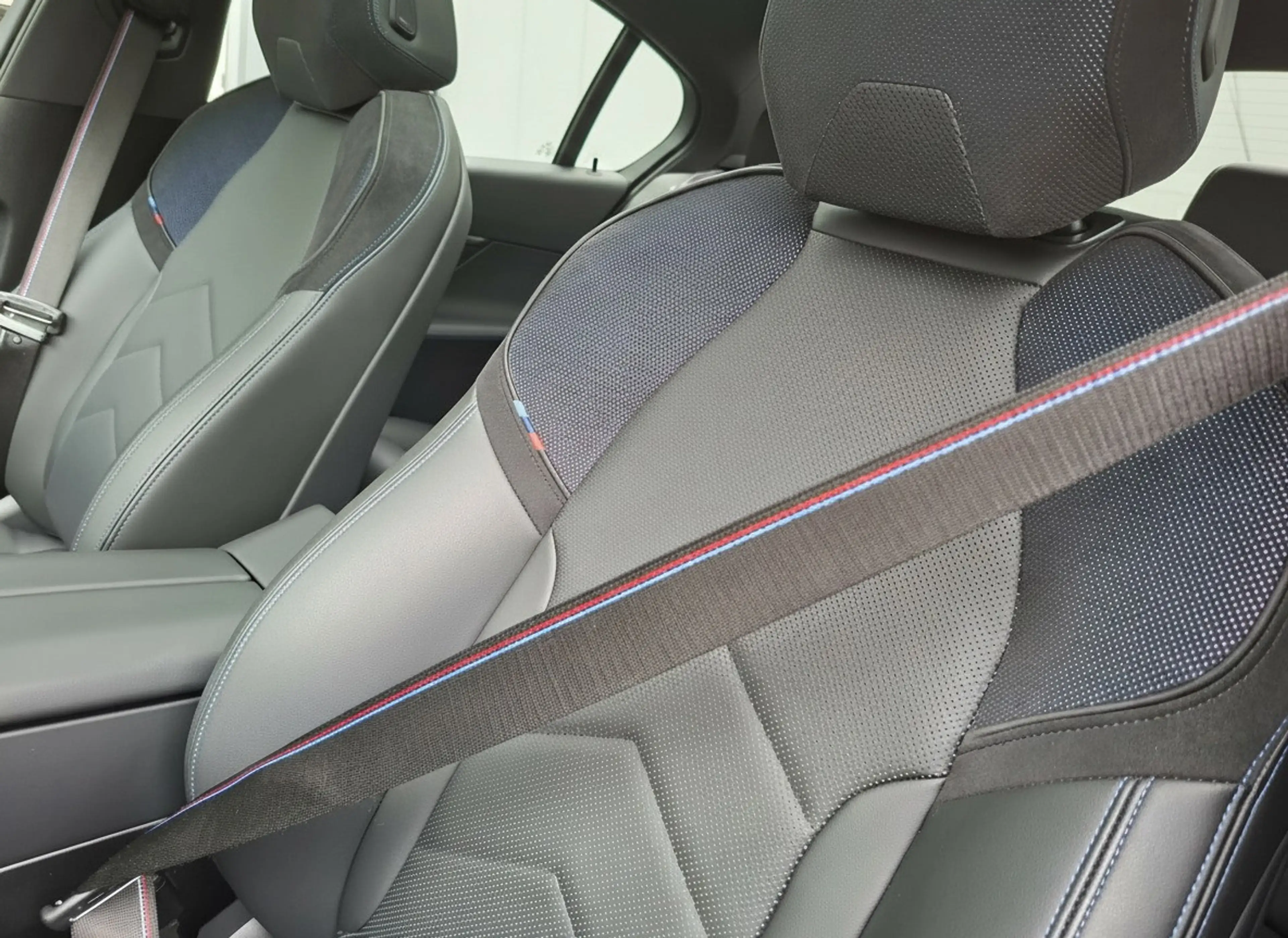 BMW 520 5-serie 520i M sport / panoramadak / harman kardon — photo 8