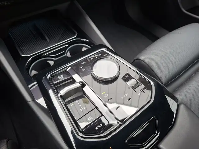 BMW 5 Series view 30