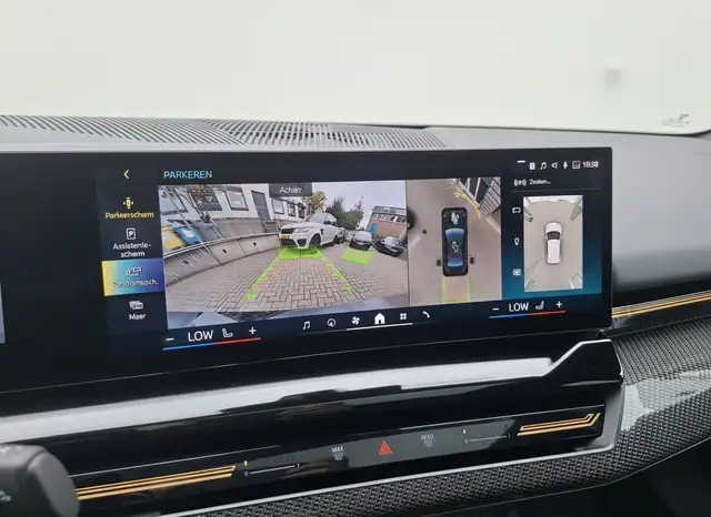 BMW 5 Series view 12