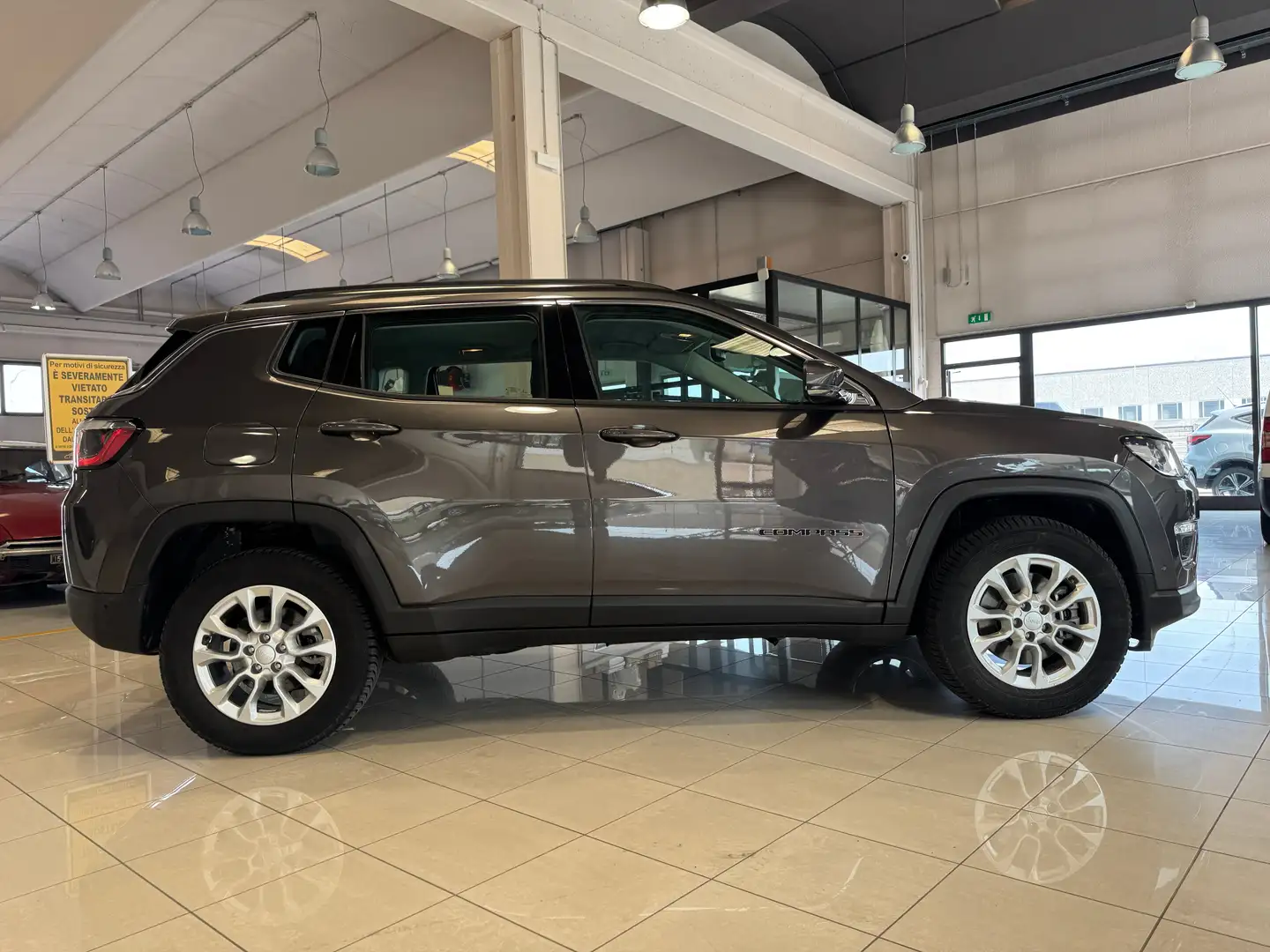 Jeep Compass 1.3 Turbo T4 190 CV PHEV AT6 4xe Limited PRONTA Grijs - 2