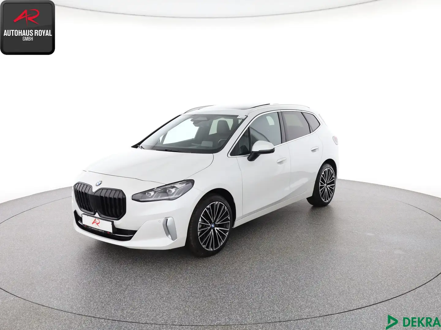 BMW Active Hybrid 7 223 Active Tourer i M SPORT LENKRAD ACC,360GRAD Weiß - 1