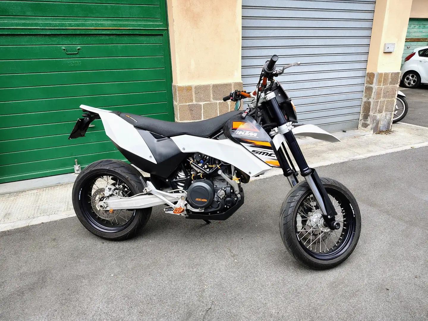 KTM 690 SMC A2 Bílá - 1
