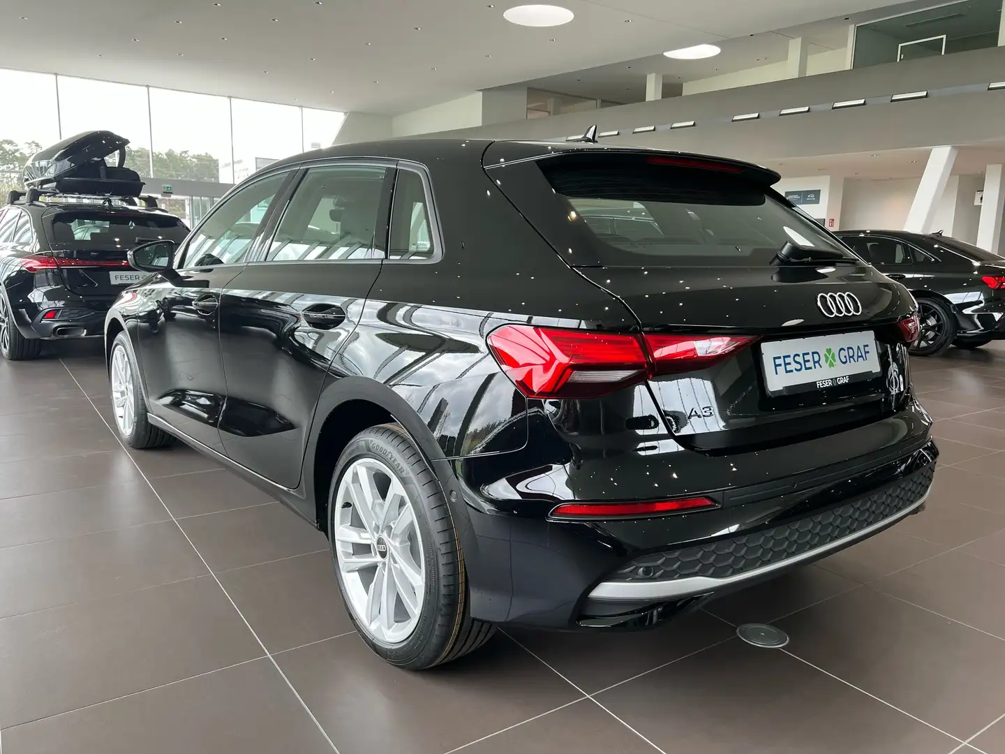 Audi A3 35 TFSI 150PS S tronic*LED*CarPlay* Schwarz - 2