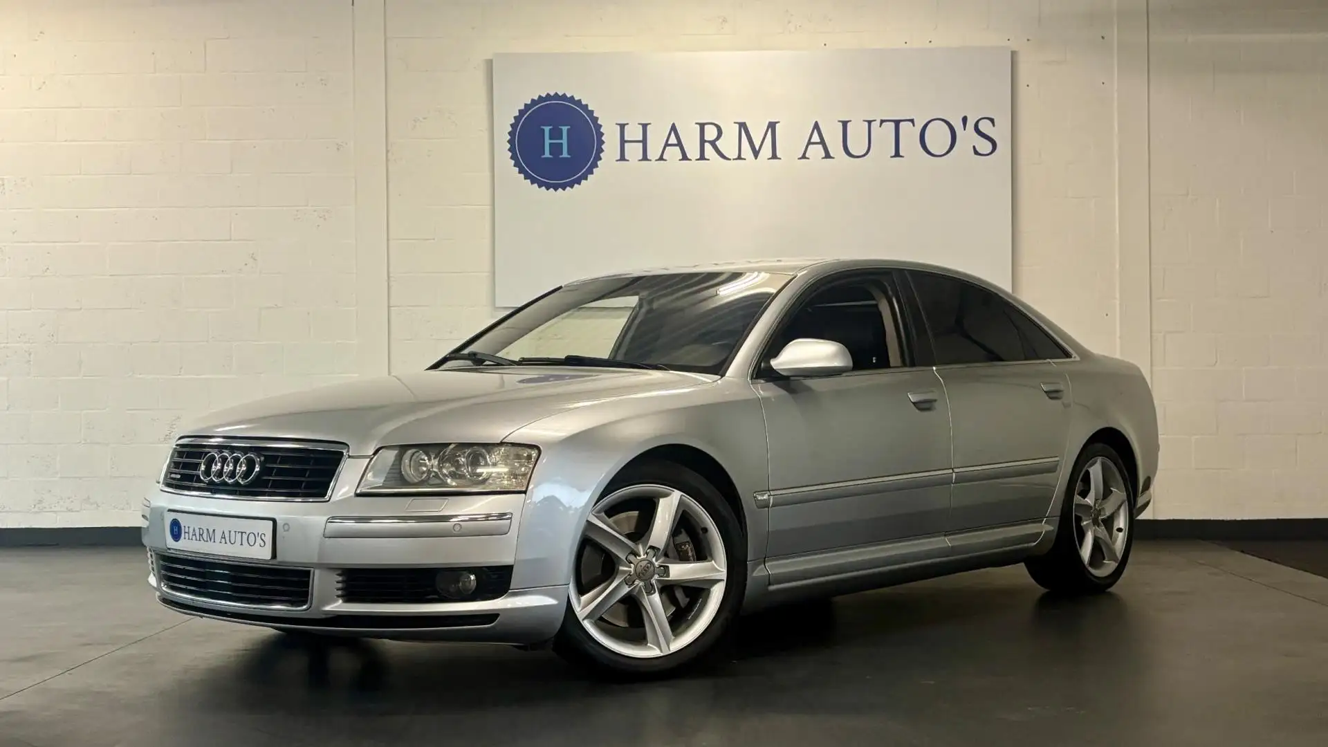 Audi A8 4.2 quattro Pro Line 335pk Automaat / Navi / Trekh Gris - 1