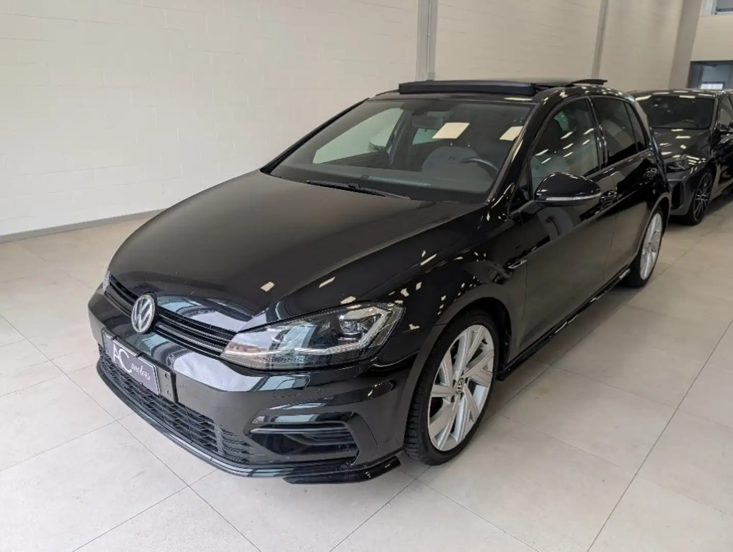 Volkswagen Golf 1.5 TSI ACT 5p. Sport BlueMotion Technology Schwarz - 1