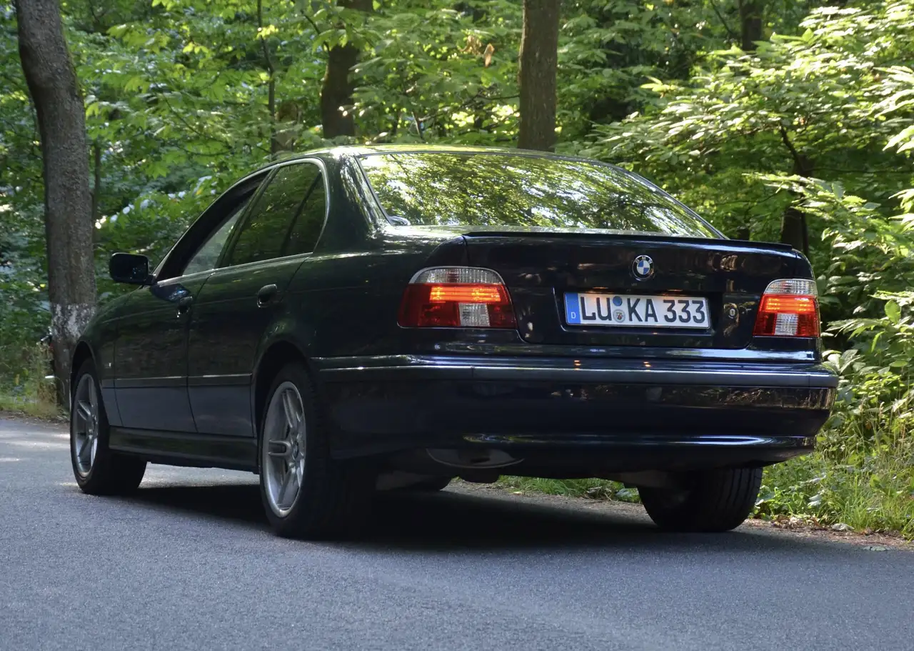BMW 520 iA, foto 2