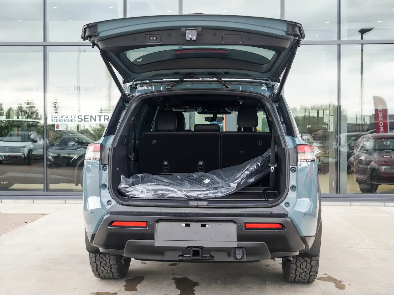 Nissan Pathfinder снимка Nissan Pathfinder