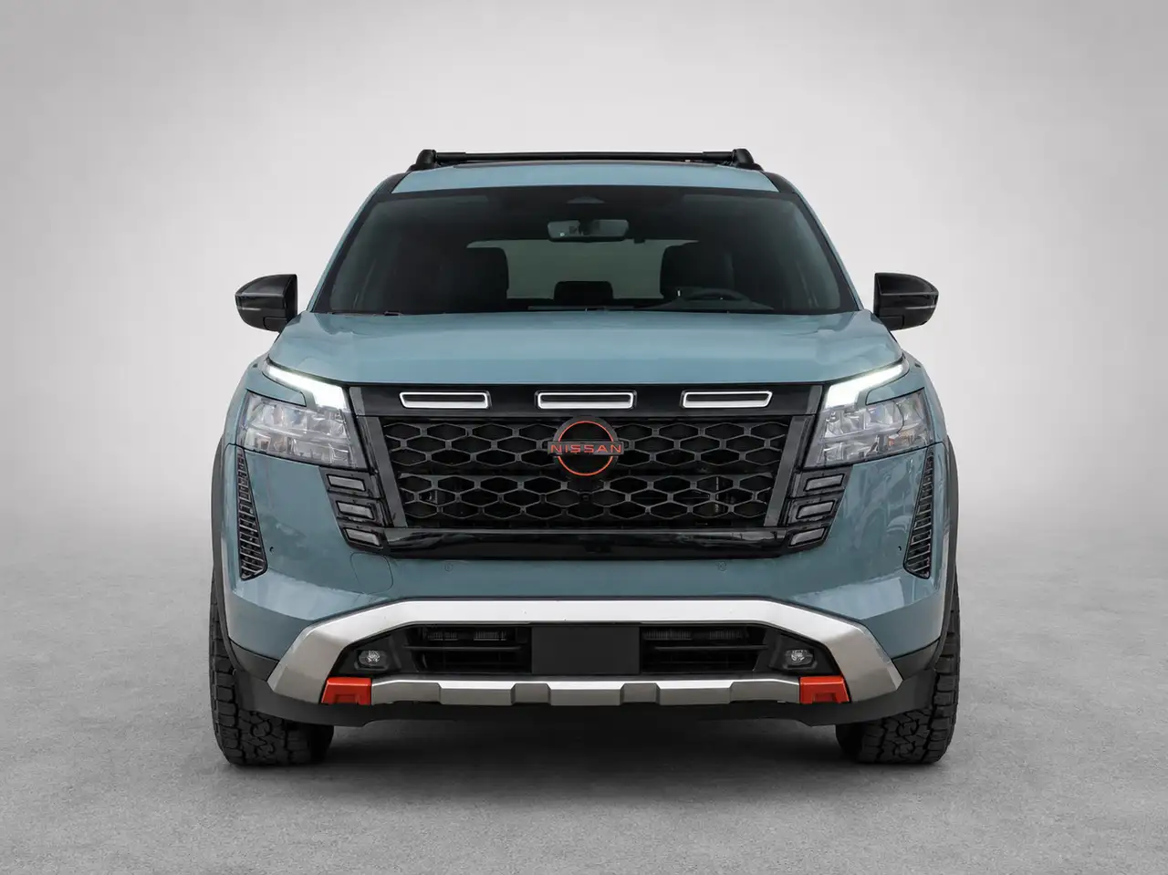 Nissan Pathfinder снимка Nissan Pathfinder