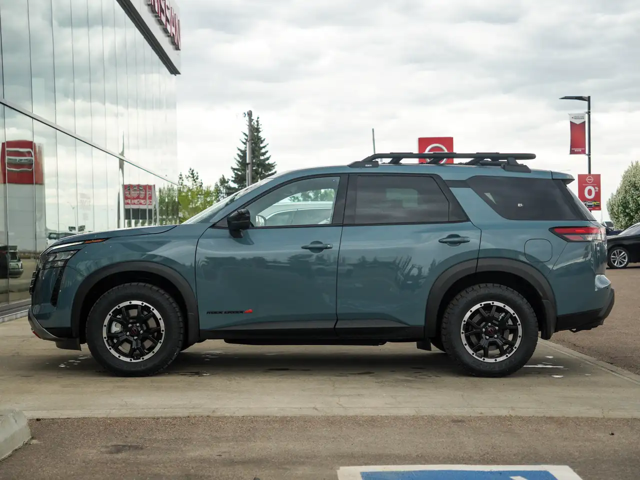 Nissan Pathfinder снимка Nissan Pathfinder