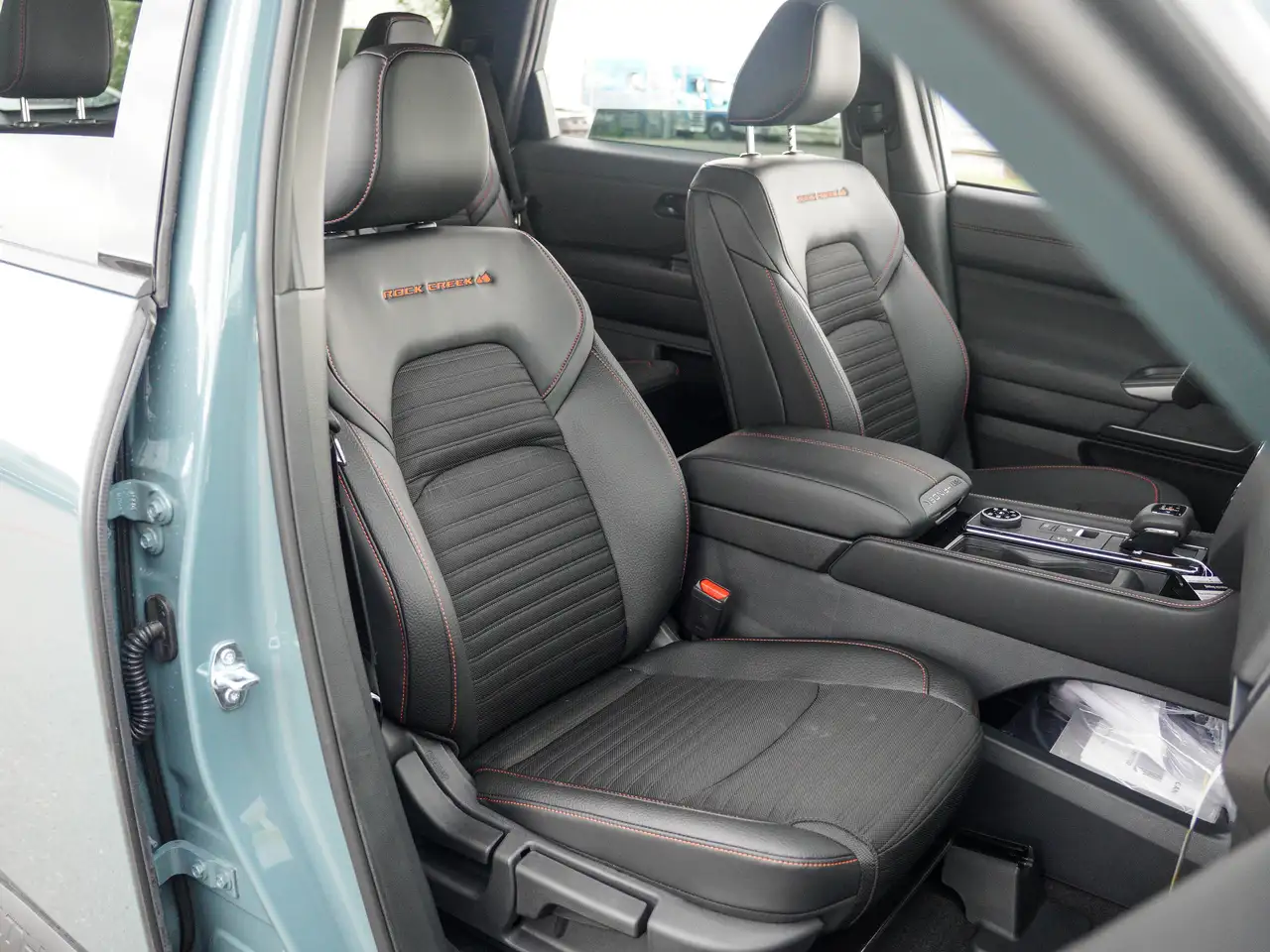 Nissan Pathfinder снимка Nissan Pathfinder