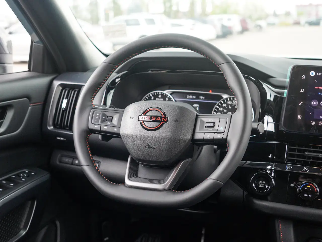 Nissan Pathfinder снимка Nissan Pathfinder