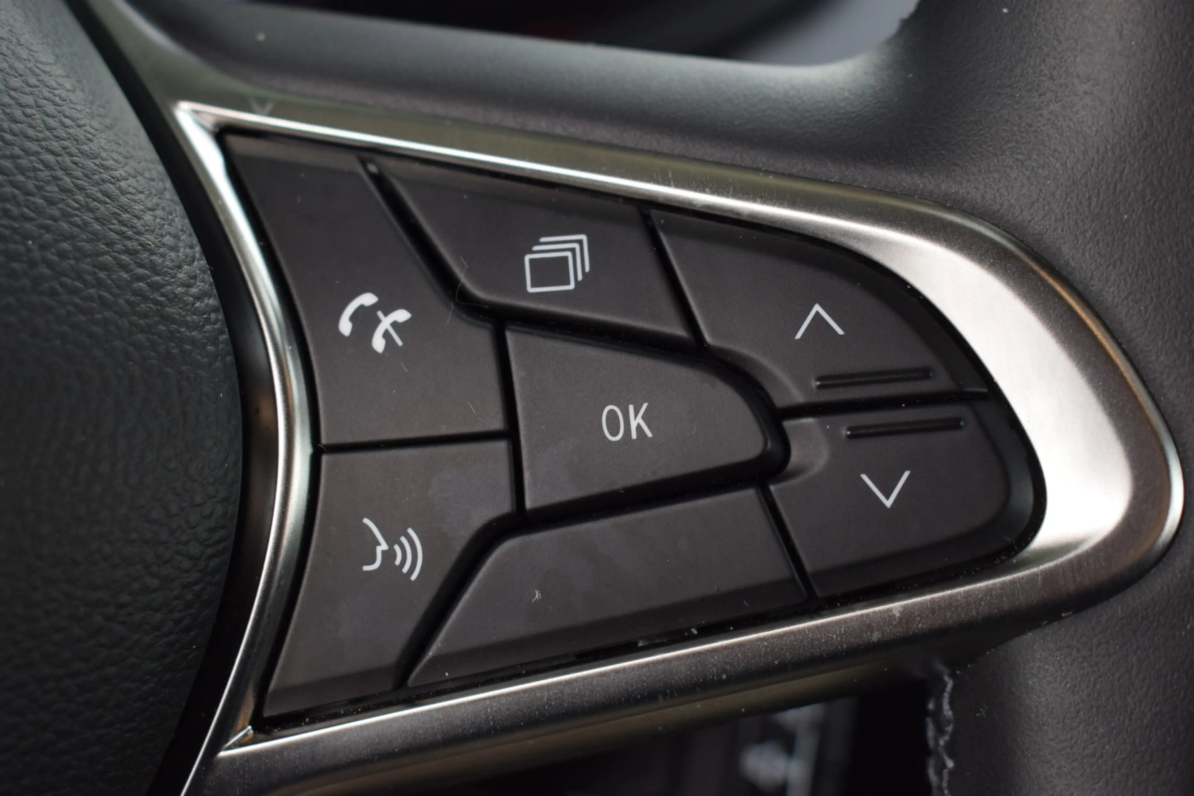 Mitsubishi Colt 1.0T MT Intense | Camera | Climate | Cruise | Appl — photo 12