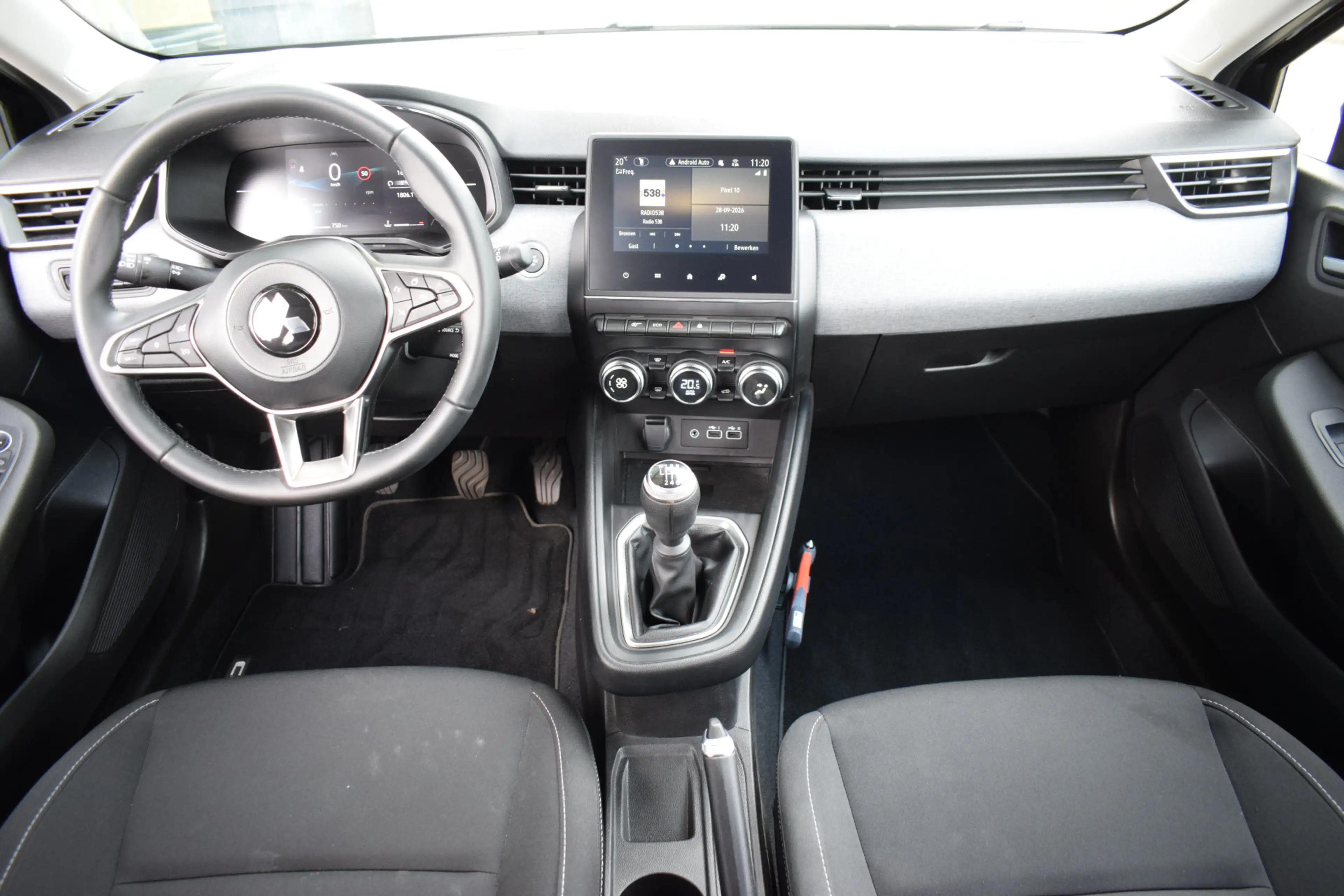 Mitsubishi Colt 1.0T MT Intense | Camera | Climate | Cruise | Appl — photo 3
