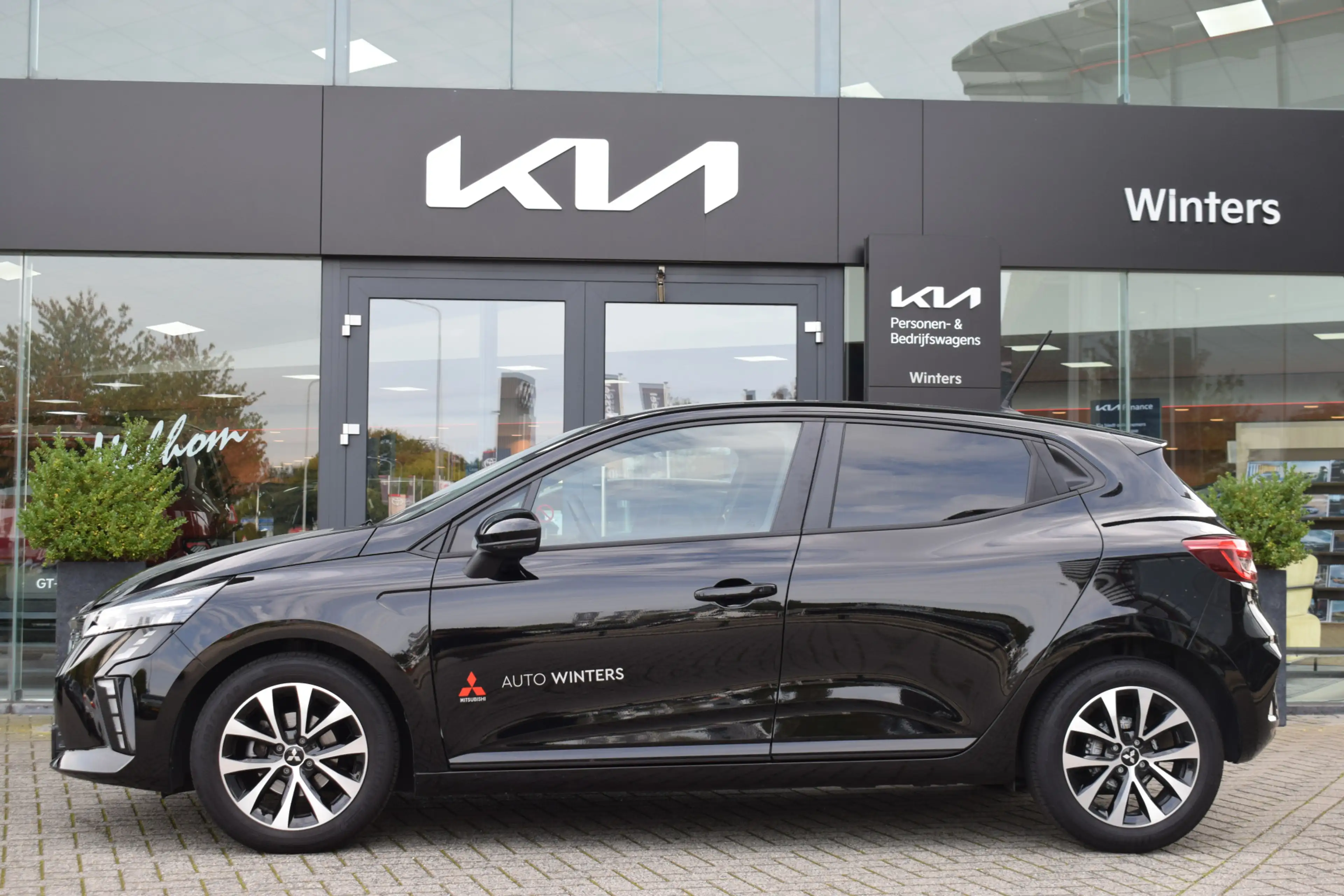 Mitsubishi Colt 1.0T MT Intense | Camera | Climate | Cruise | Appl — photo 16