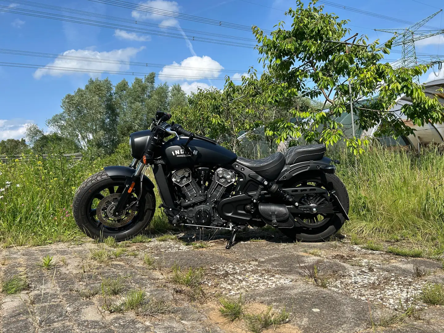 Indian Scout Bobber Nero - 2