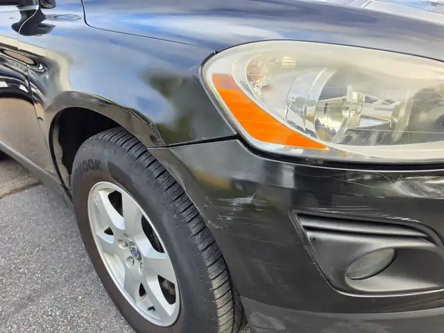 Volvo XC60 view 8