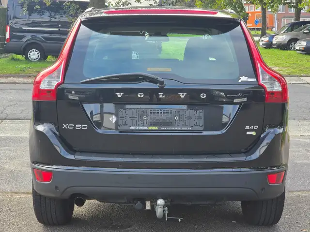 Volvo XC60 view 5