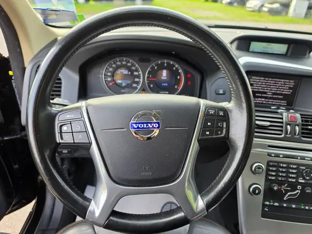 Volvo XC60 view 14