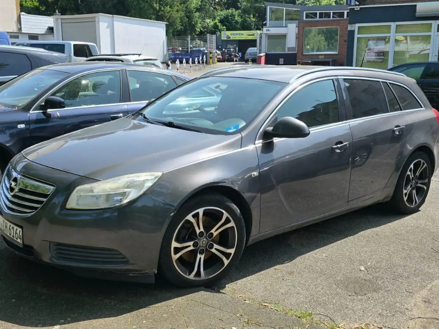 Opel Insignia Insignia Sports Tourer Diesel 2.0 CDTI Sports Tour Grau - 1