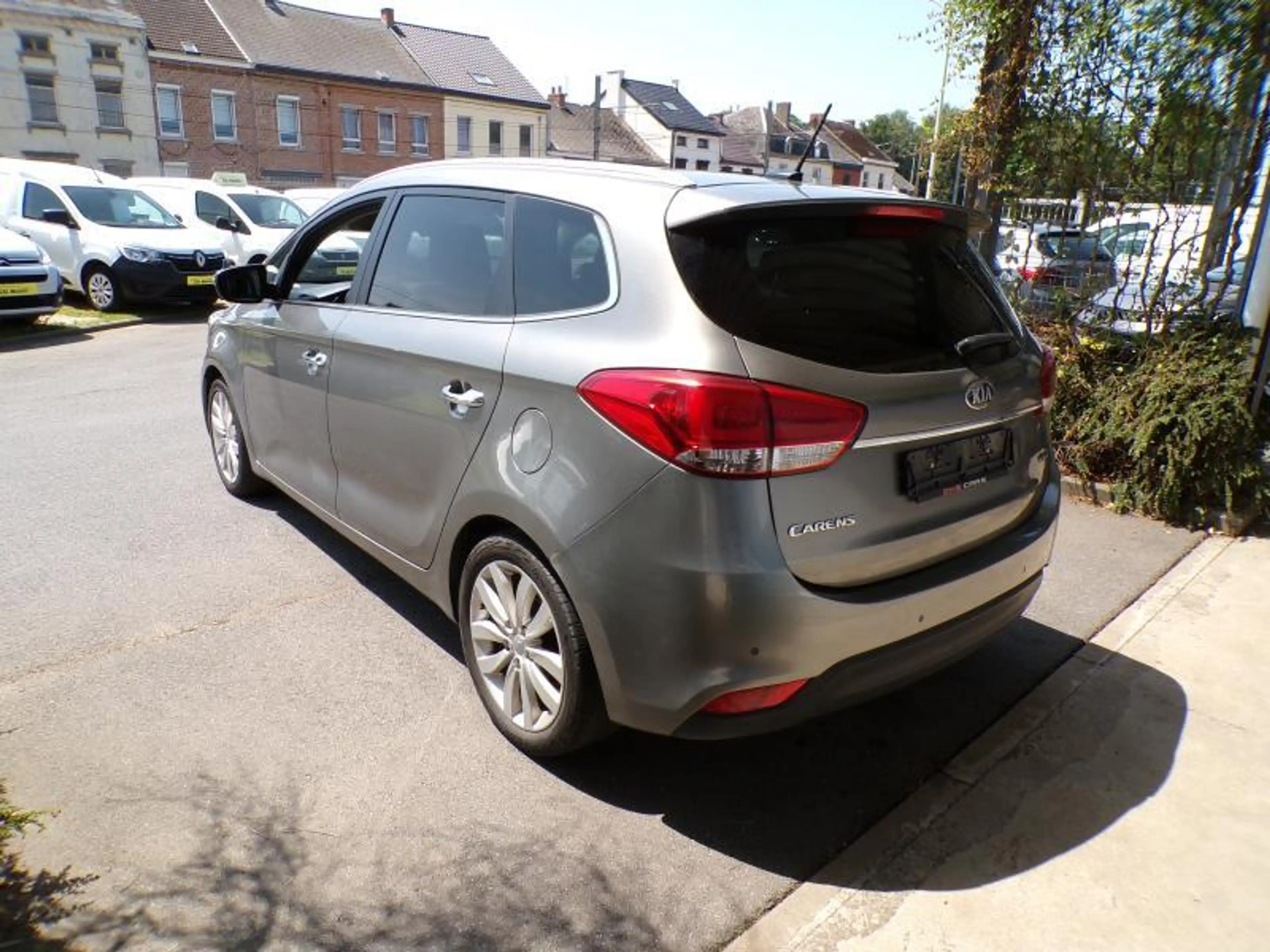 Kia Carens 1.7CRDi 115cv 7pl Bronze 10/15 5000 € marchand — photo 5