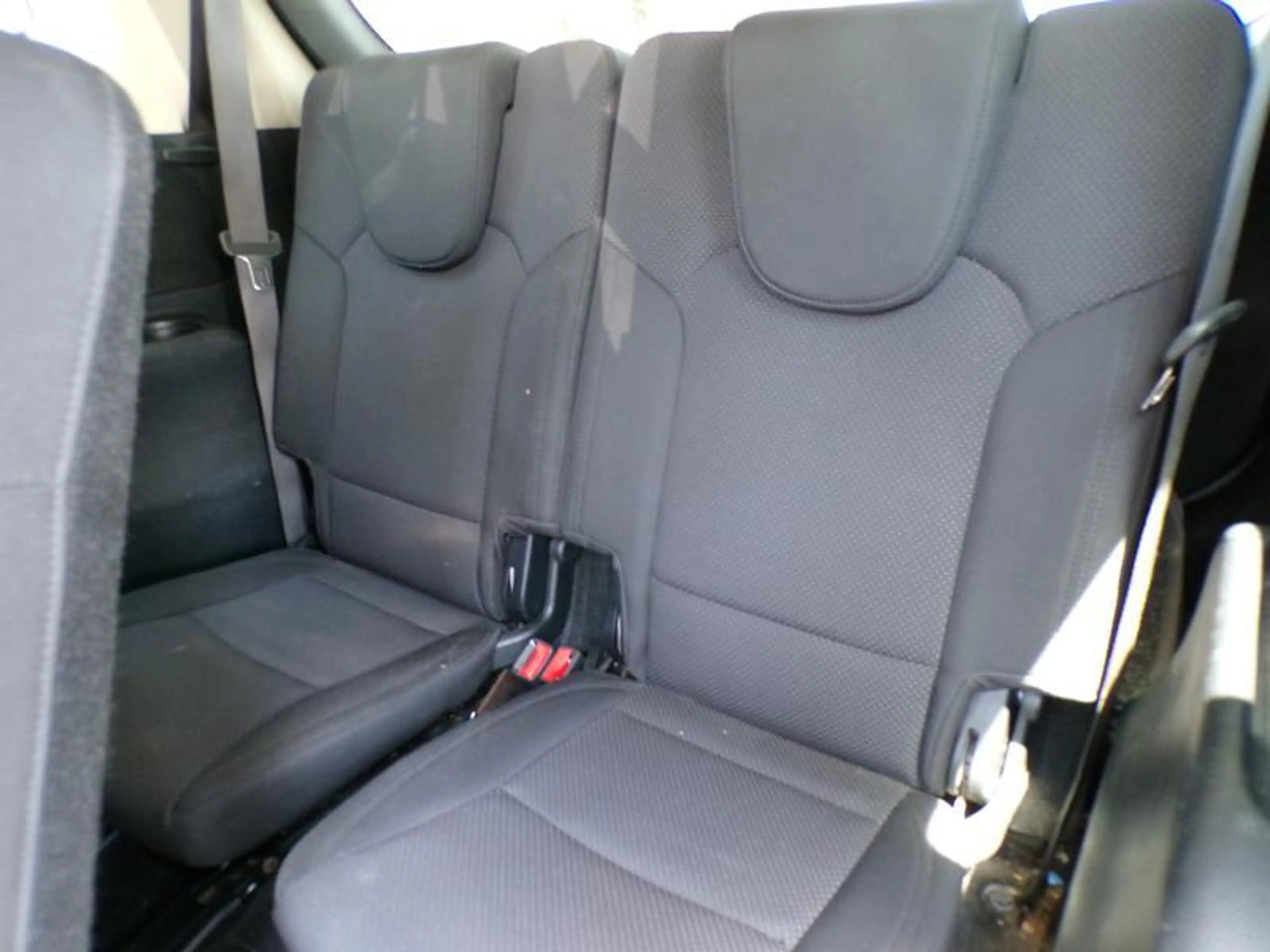 Kia Carens 1.7CRDi 115cv 7pl Bronze 10/15 5000 € marchand — photo 8
